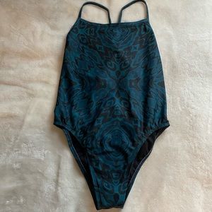 ❗️HOLD❗️Jolyn Dayno 2, One piece